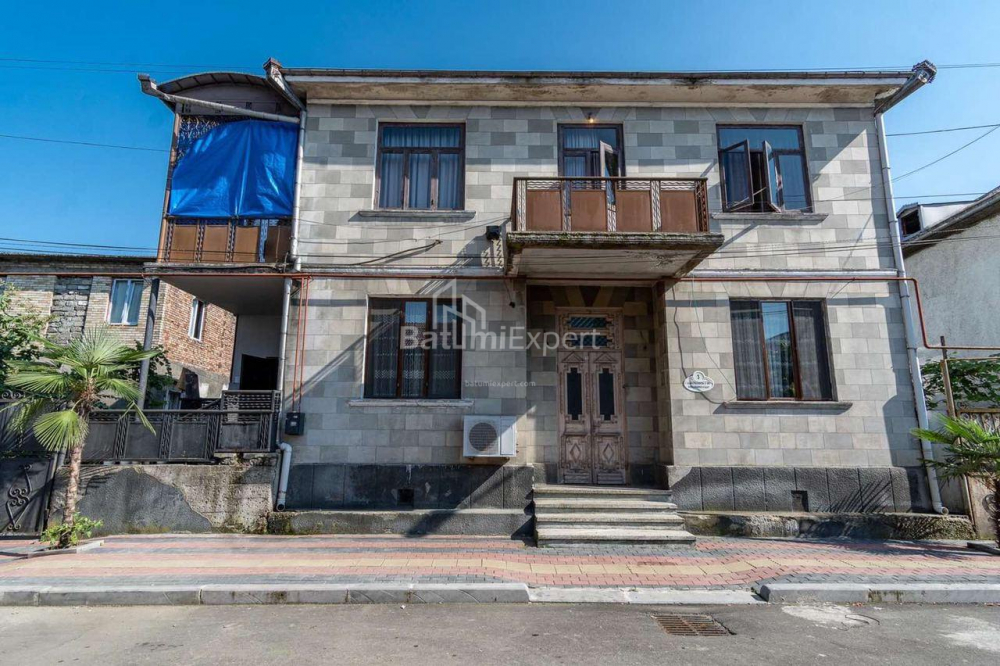 Частный дом 120 м² - Кайхосро Чолокашвили, Батуми, Грузия