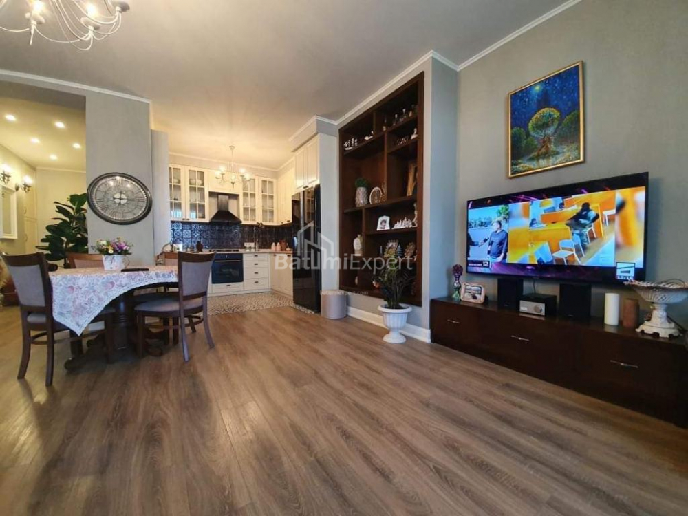 Квартира 96 м² - Вахтанга Горгасали, Батуми, Грузия